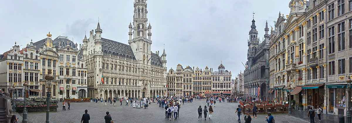l grand place brussels panorama june 2018